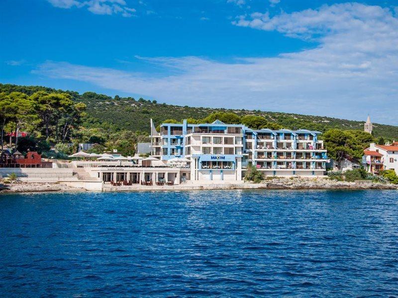 Hotel Maxim Bozava Exterior photo