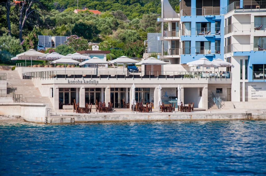 Hotel Maxim Bozava Exterior photo