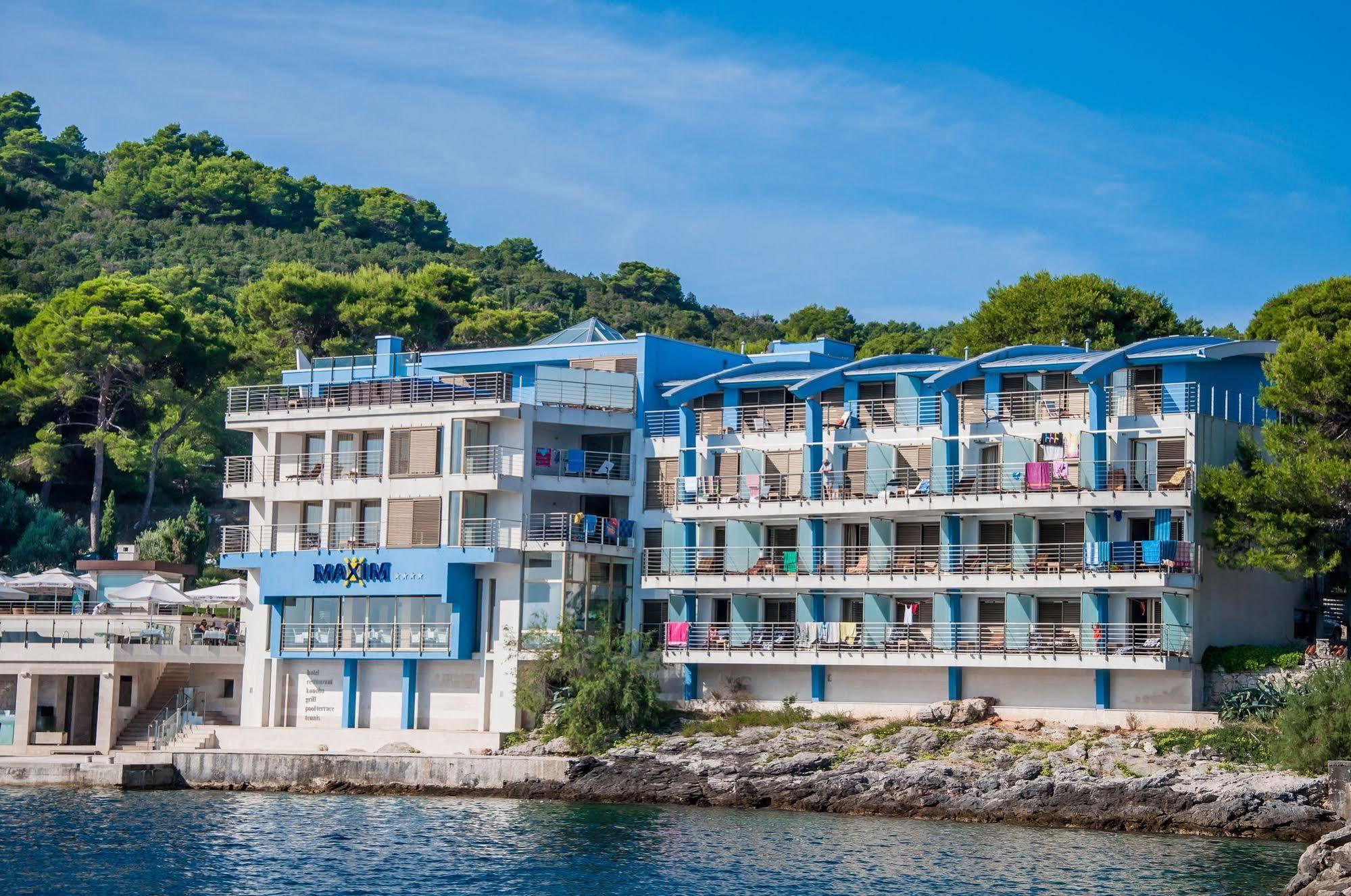 Hotel Maxim Bozava Exterior photo